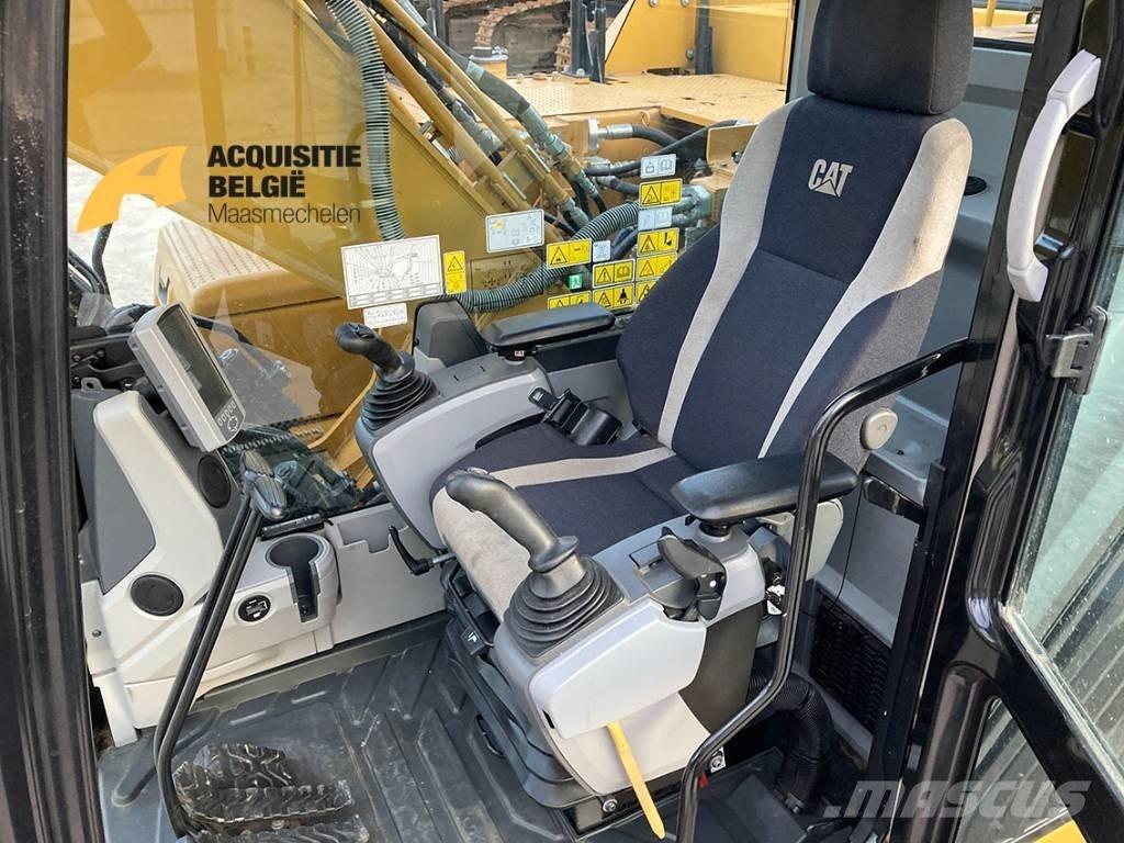 CAT 326 F L حفارات زحافة