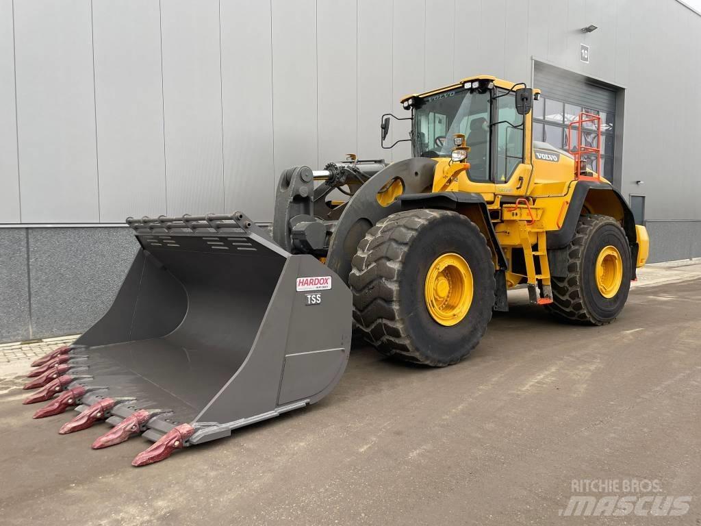 Volvo L 260 H لوادر بعجل