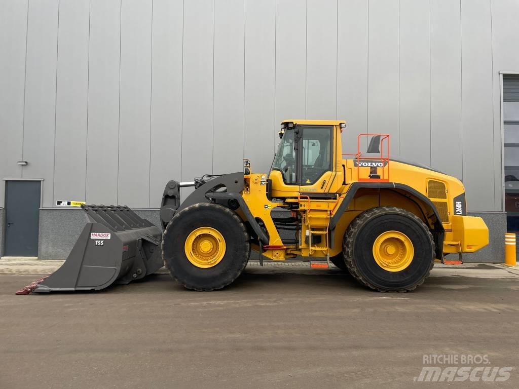 Volvo L 260 H لوادر بعجل