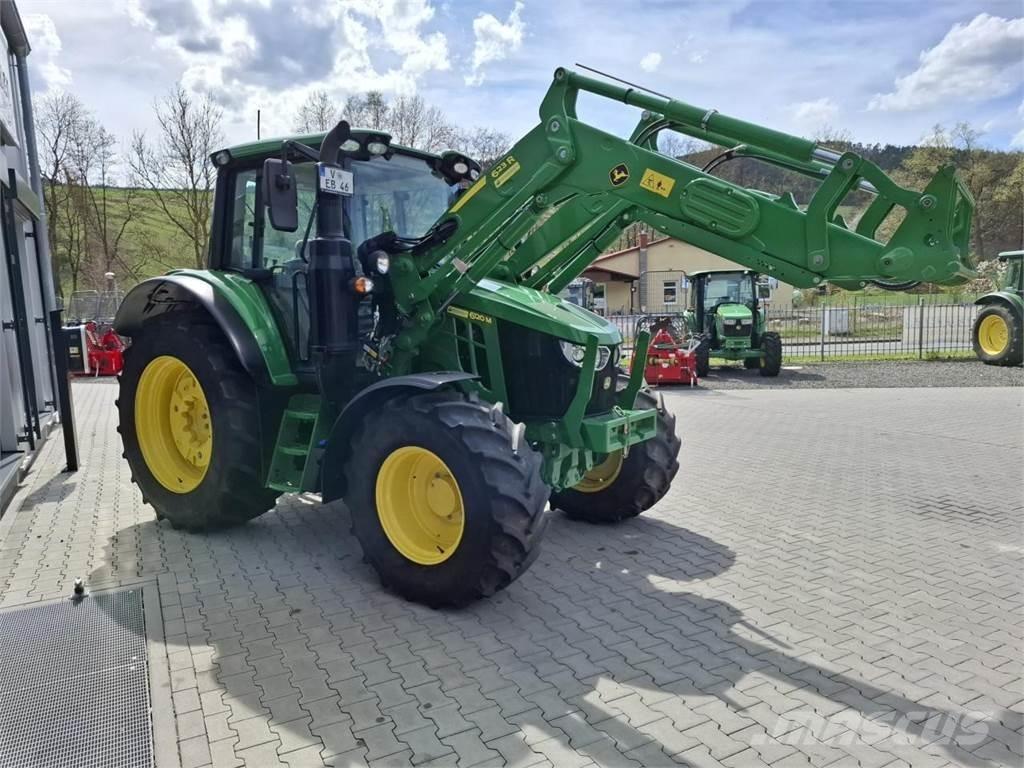 John Deere 6120M الجرارات