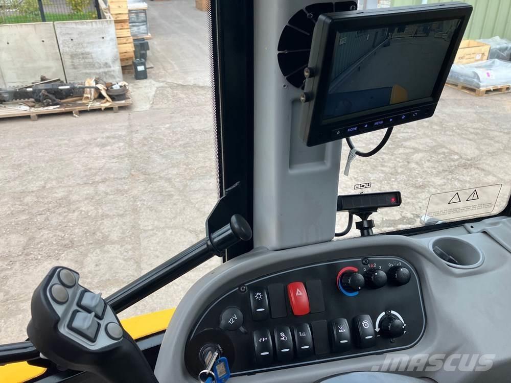 JCB TM320 لوادر صغيرة