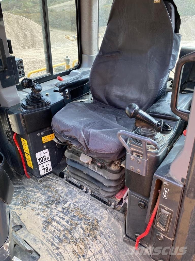 Komatsu DX65PXi-18 بلدوزرات مجنزرة