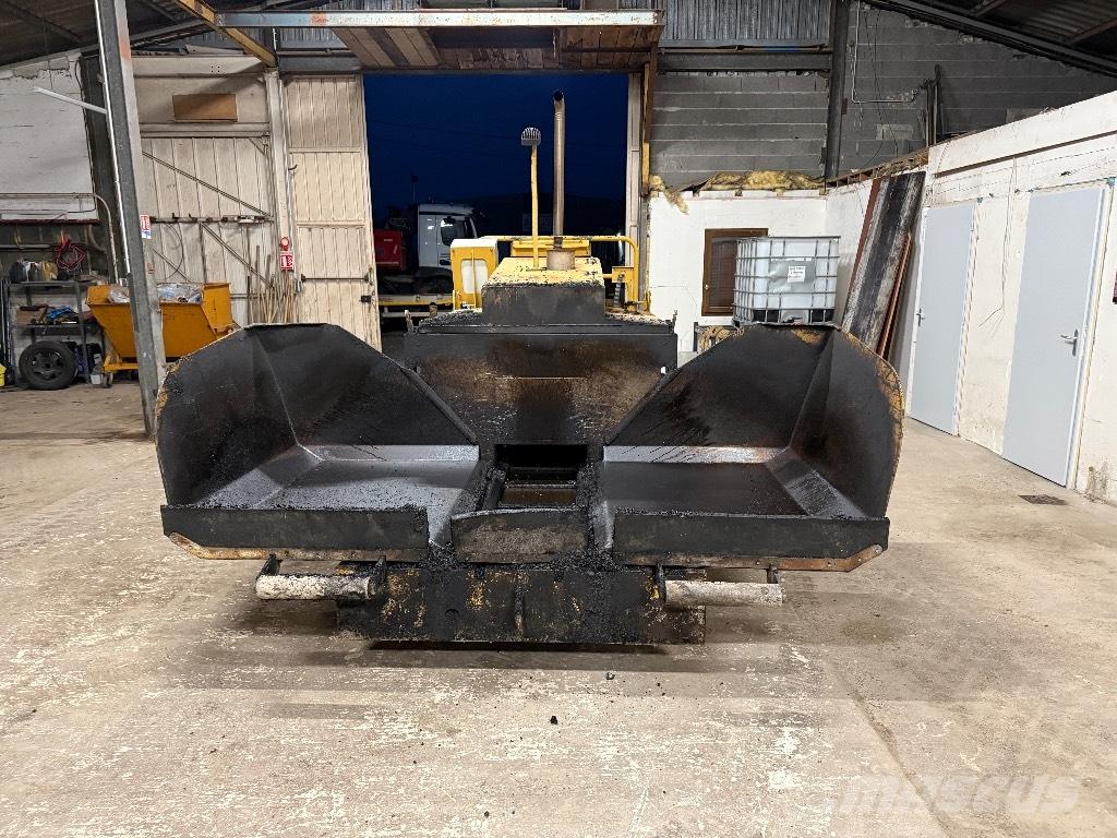 CAT BB 621 E معدات السفلتة