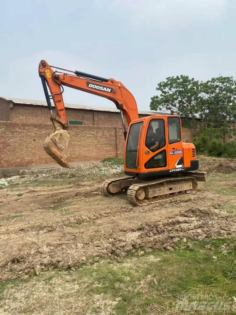 Doosan DX 80 حفارات وسط 7 طن - 12 طن