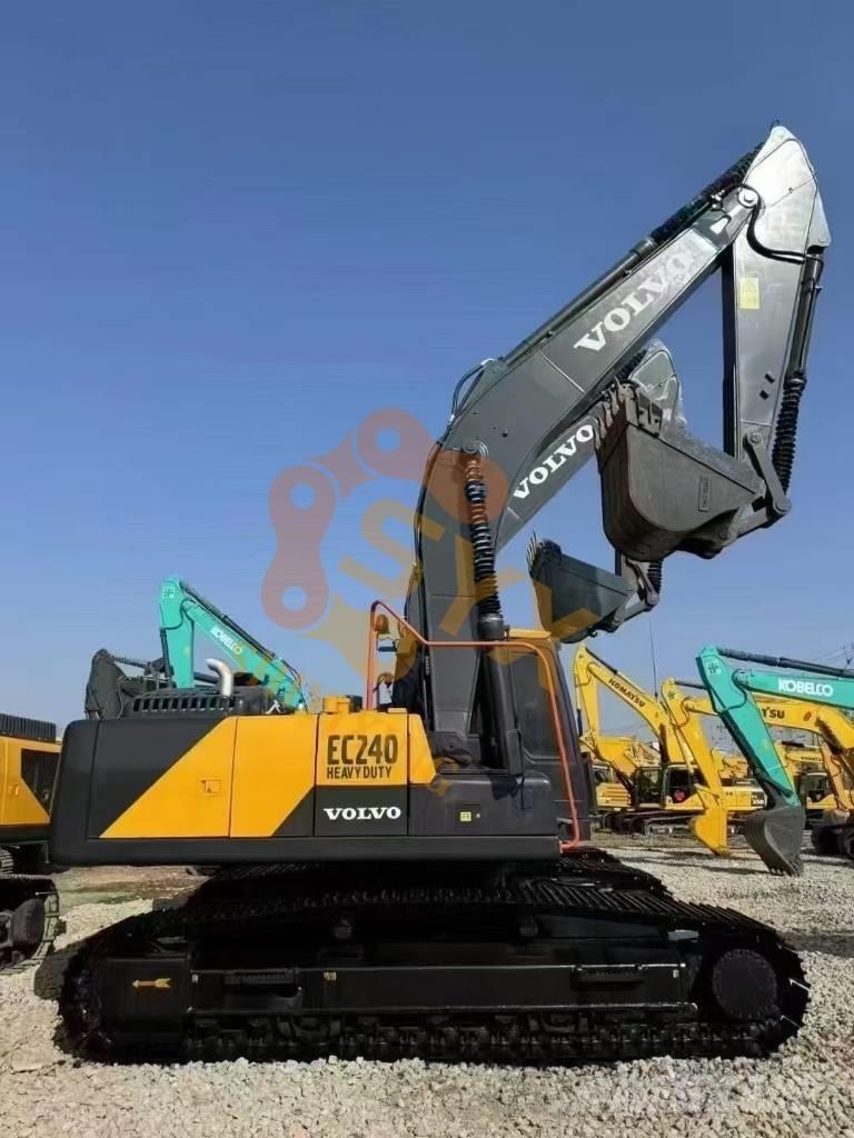 Volvo EC 240 D حفارات زحافة