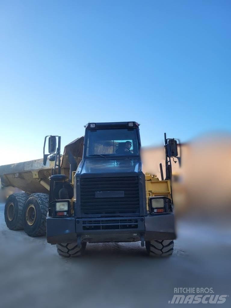 Komatsu HM 300 ساحبات مفصلية