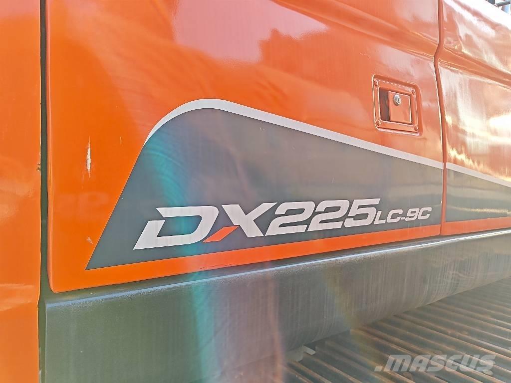 Doosan DX 225 LC-9C حفارات زحافة