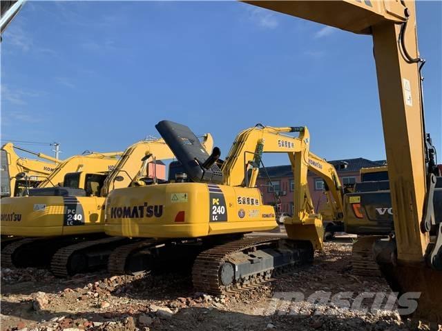 Komatsu PC 240 LC حفارات زحافة