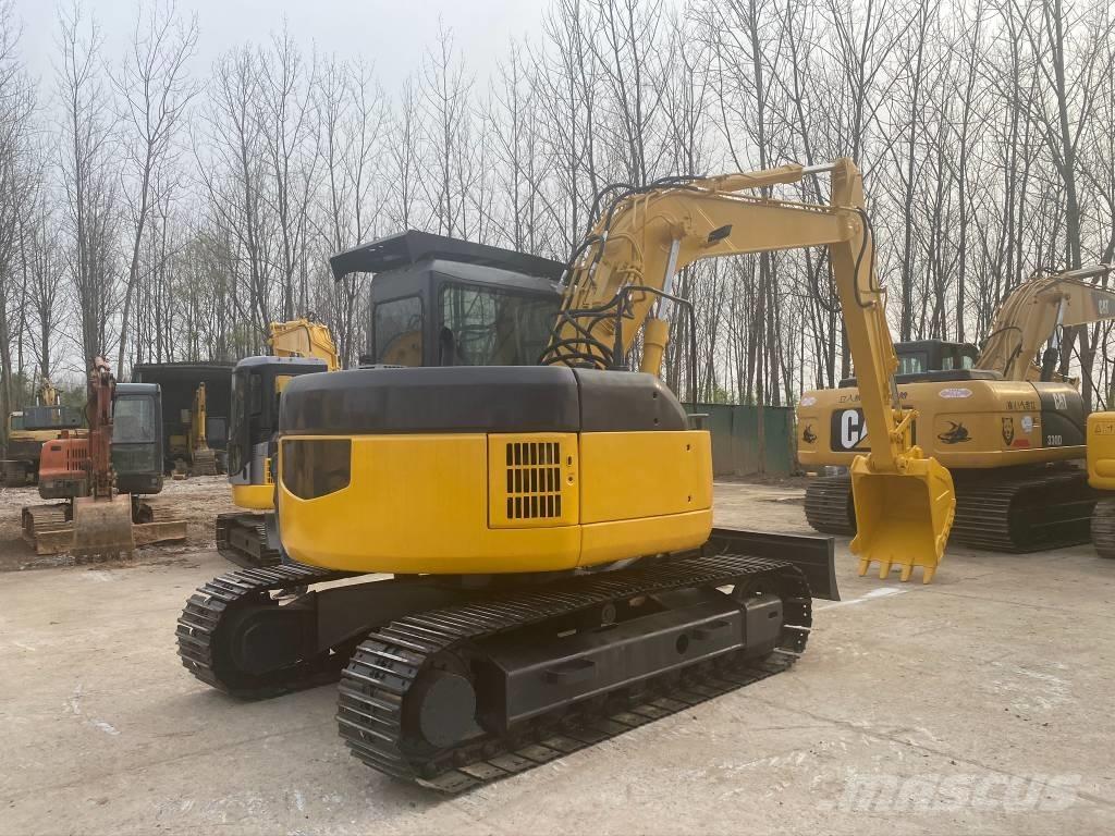Komatsu PC128US حفارات زحافة