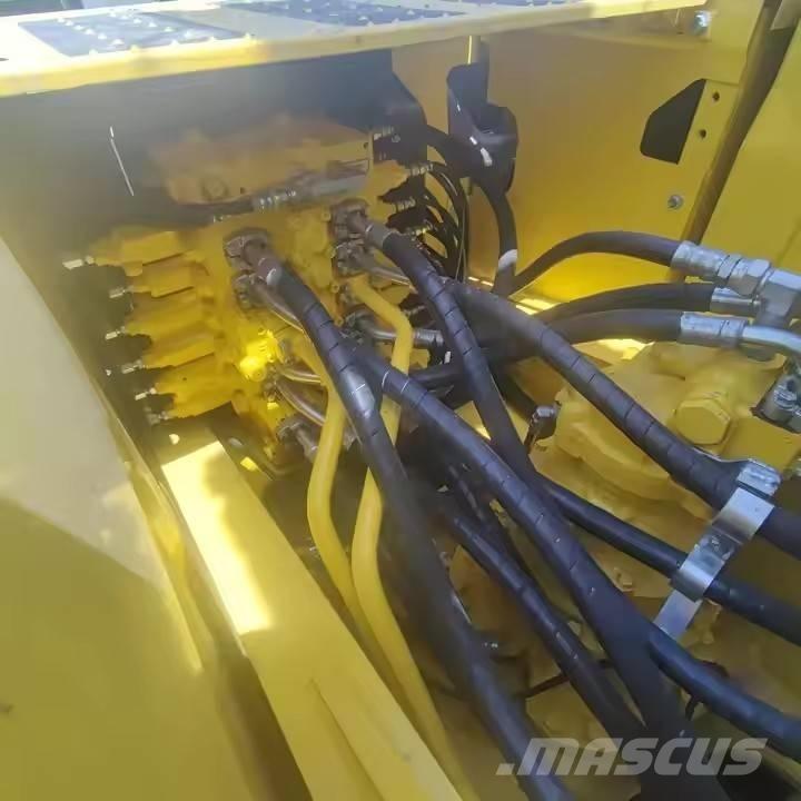 Komatsu PC 270 حفارات زحافة