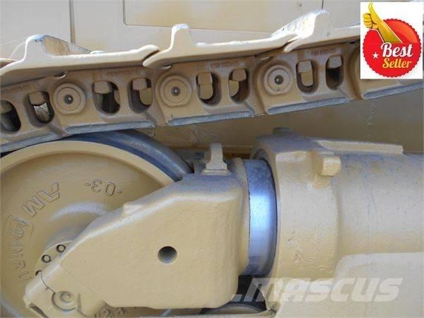 CAT D 7 H بلدوزرات مجنزرة