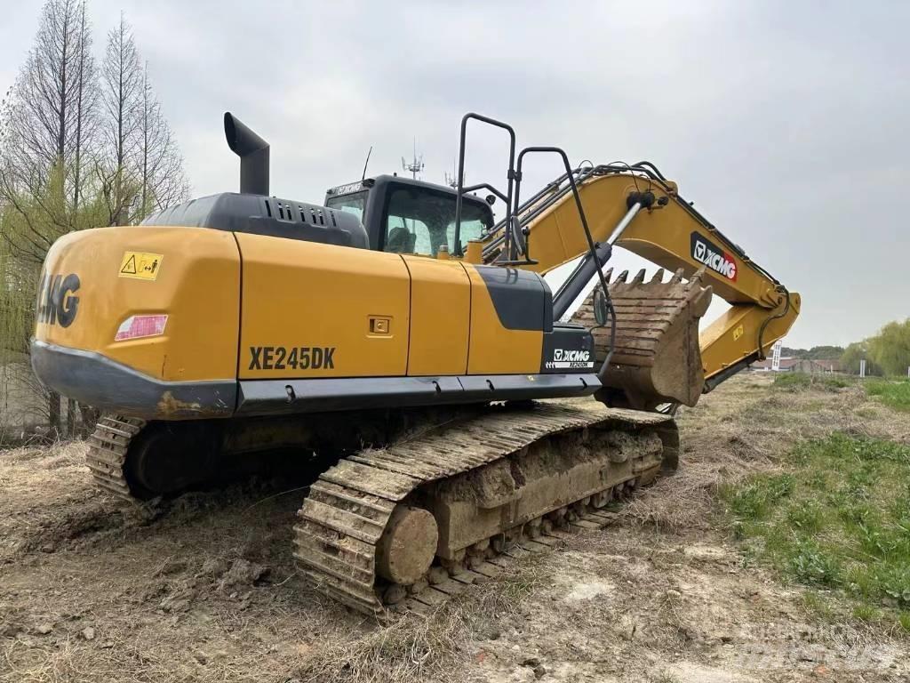 XCMG XE 245 DK حفارات زحافة