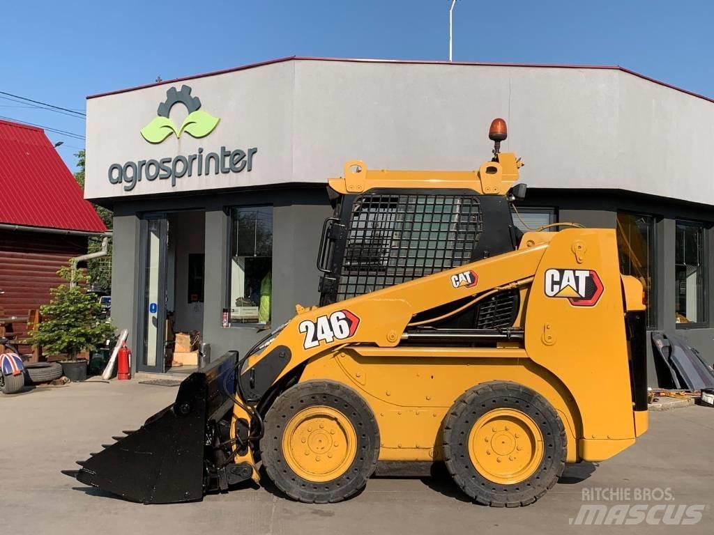 CAT 246 لوادر انزلاقية التوجيه