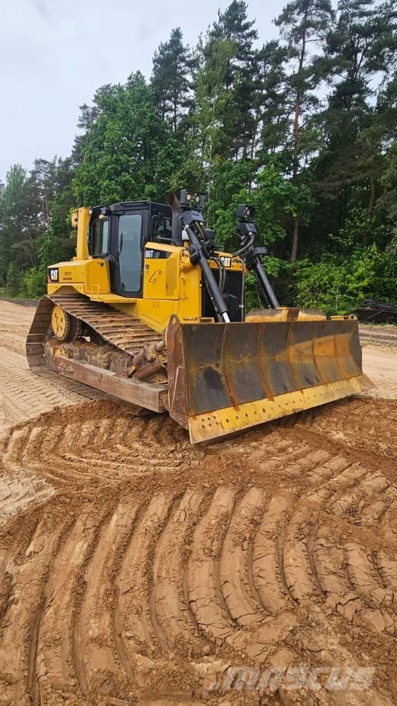 CAT D 6 T LGP بلدوزرات مجنزرة
