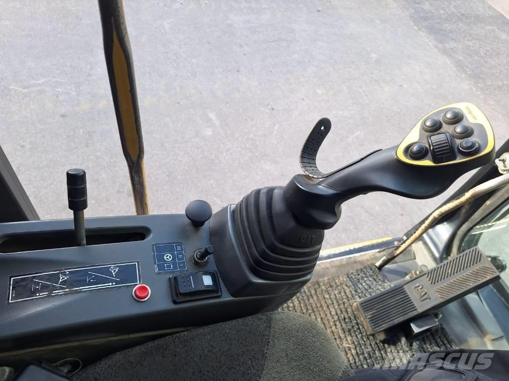 CAT M316C حفارات بعجل