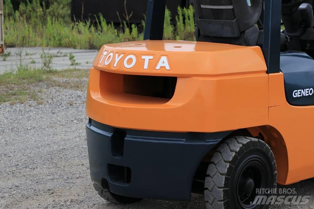 Toyota 7 FD 30 شاحنات الديزل