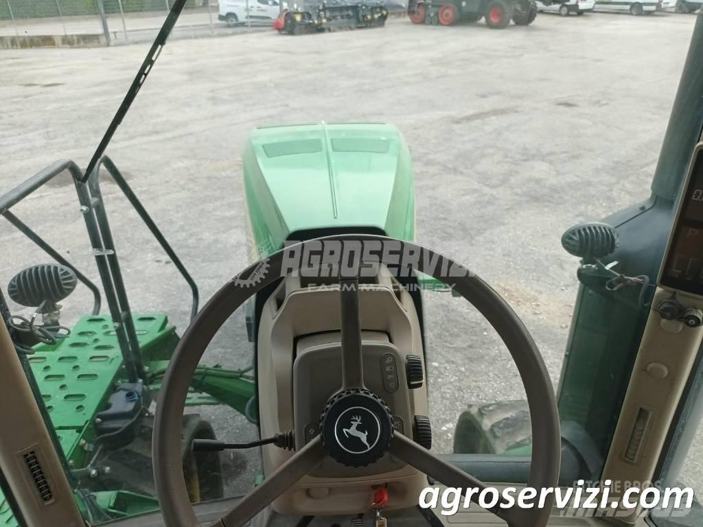 John Deere 8310 RT الجرارات