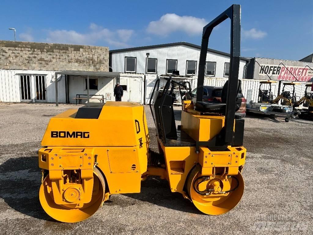 Bomag BW 120 AD-2 مداحل ثنائية الاسطوانة