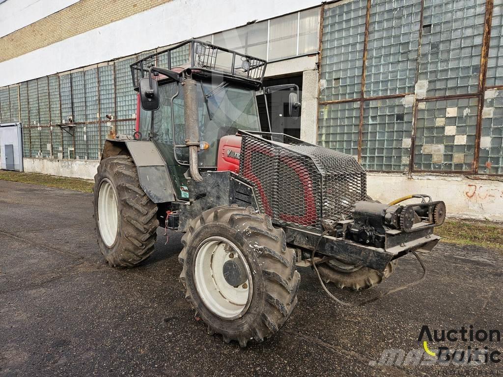 Valtra A 93H الجرارات
