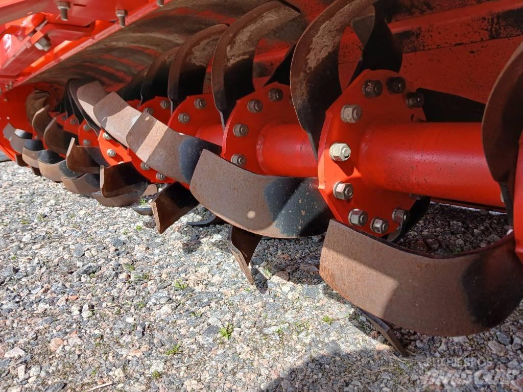 Maschio C 300 الكاسحات وقلابات التربة ذات المحركات