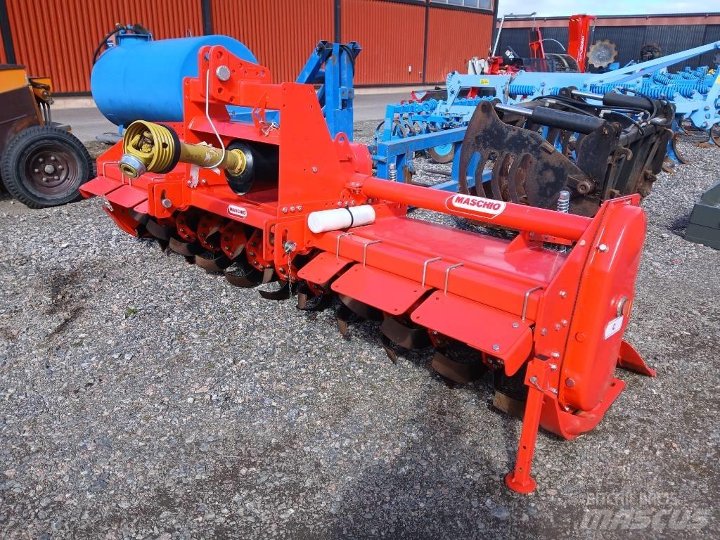 Maschio C 300 الكاسحات وقلابات التربة ذات المحركات
