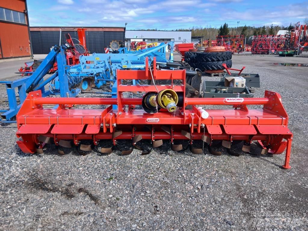 Maschio C 300 الكاسحات وقلابات التربة ذات المحركات