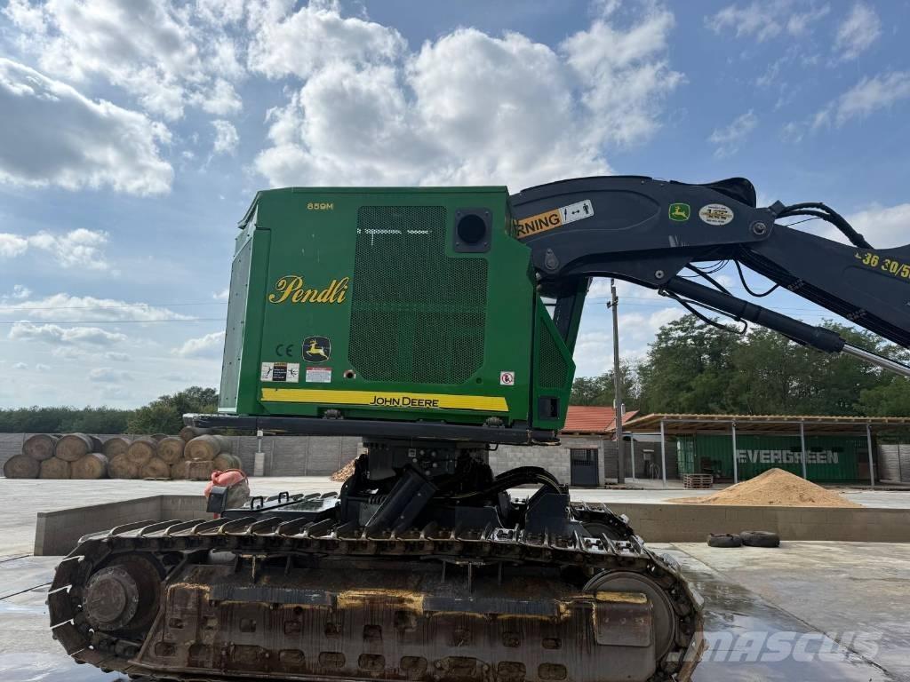 John Deere 859M قاطعات وجامعات الأشجار