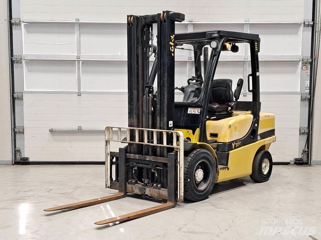 Yale GDP35VX شاحنات الديزل