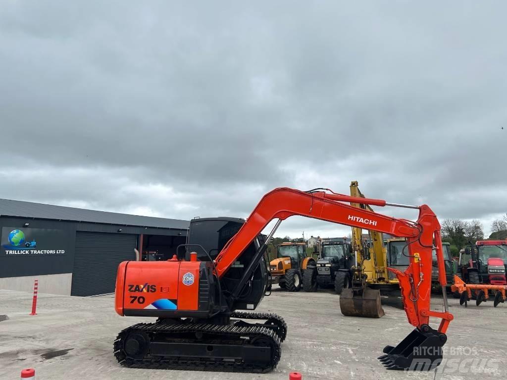 Hitachi Zaxis 70 حفارات وسط 7 طن - 12 طن