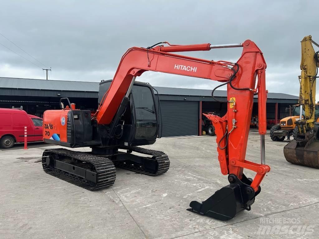 Hitachi Zaxis 70 حفارات وسط 7 طن - 12 طن