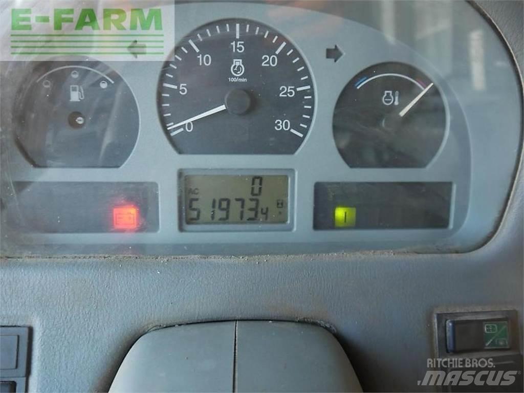 Valtra 8450 الجرارات