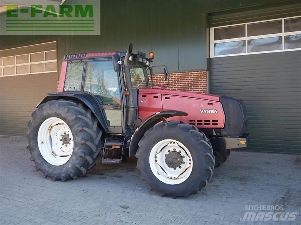 Valtra 8450 الجرارات