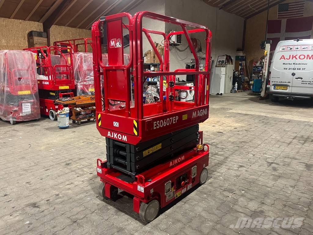 Magni ES 0607 DC رافعات مقصية الشكل