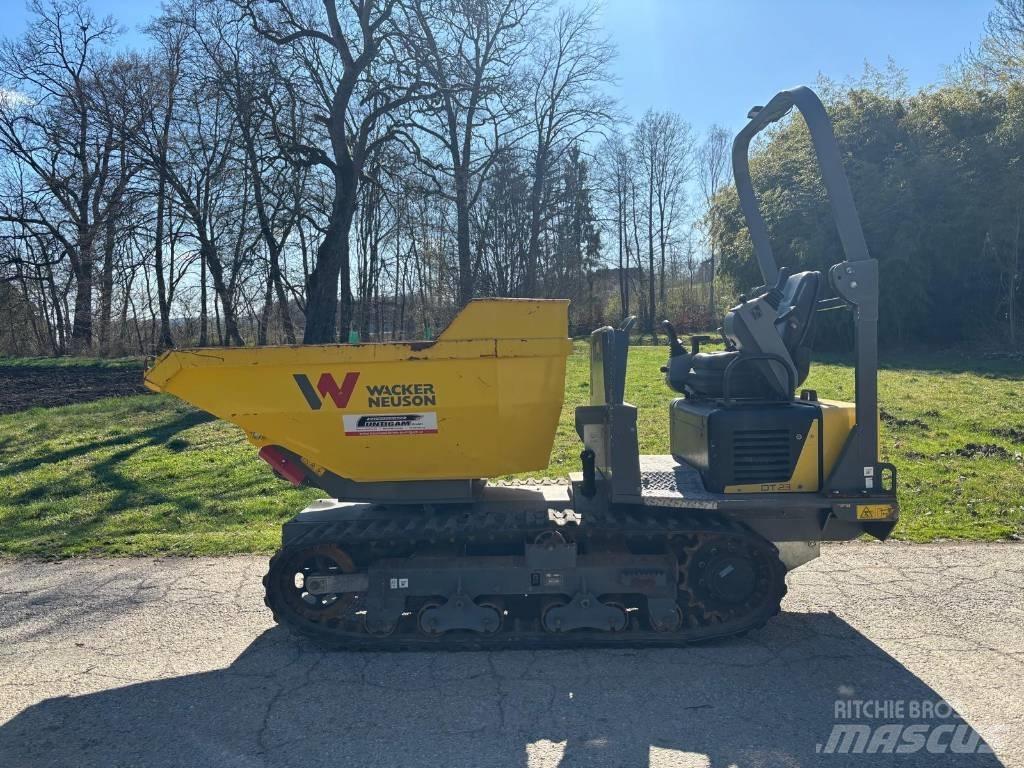 Wacker Neuson DT 23 عربات نقل قلابة مجنزرة