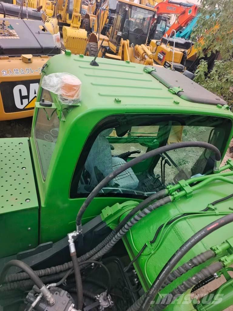 Hyundai R 305 LC-9T حفارات زحافة