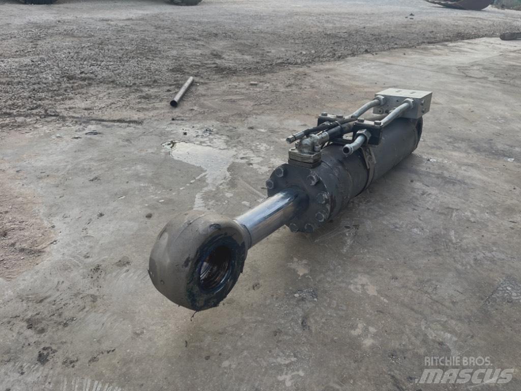 Liebherr A 910 Comp هيدروليات