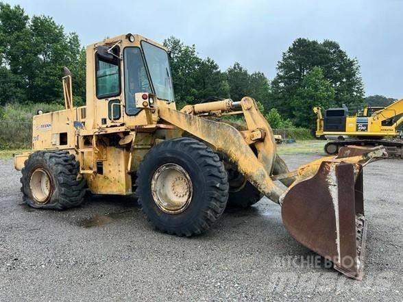 Komatsu WA 320-1 لوادر بعجل