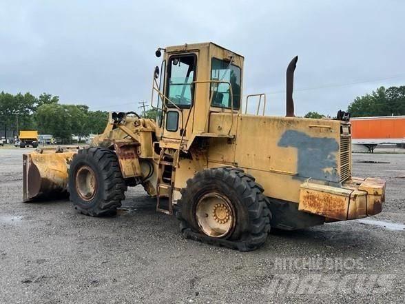 Komatsu WA 320-1 لوادر بعجل