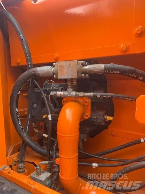 Doosan DX 180 LC حفارات زحافة