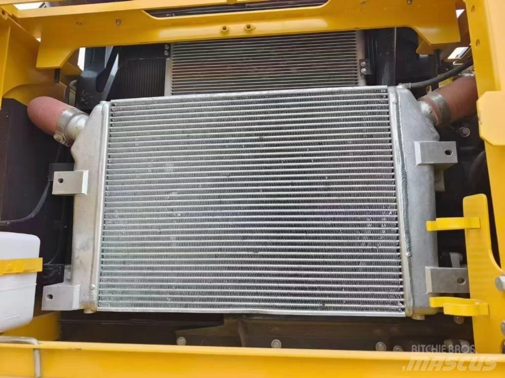 Komatsu 350-8 حفارات زحافة