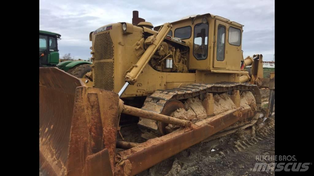 CAT D 9 G بلدوزرات مجنزرة