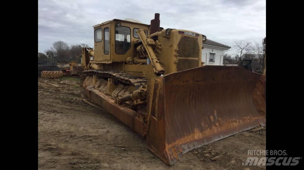 CAT D 9 G بلدوزرات مجنزرة