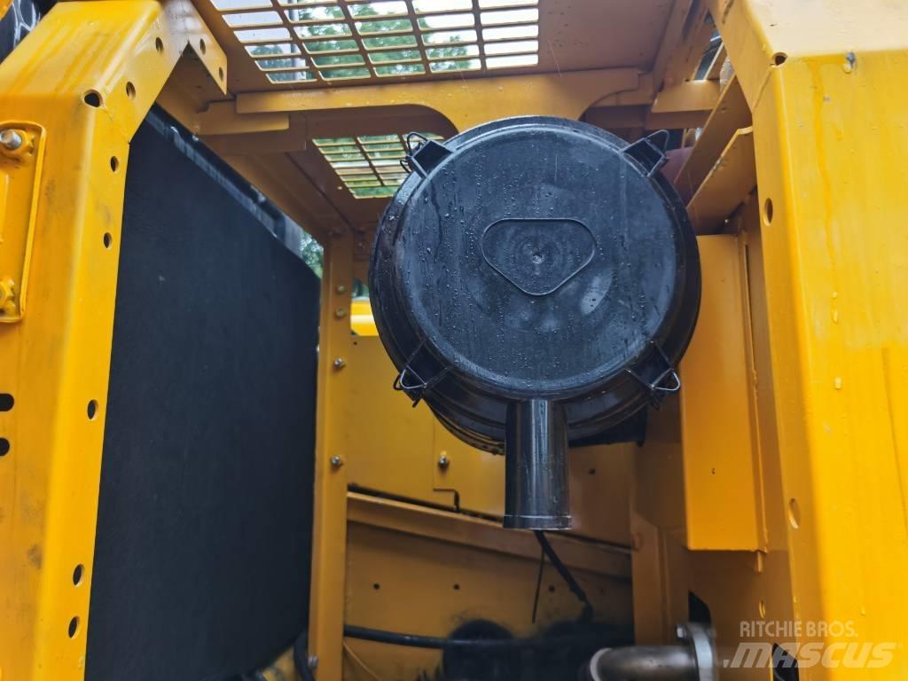 Komatsu PC 220-7 حفارات زحافة