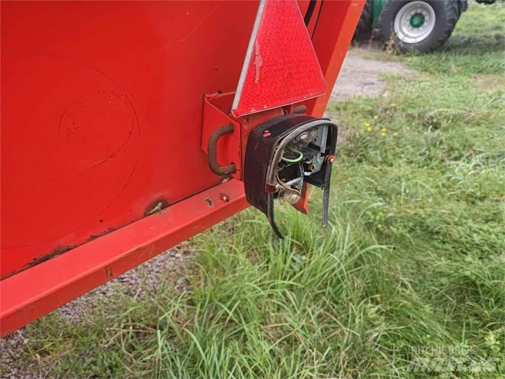 Deutz-Fahr E390 مقطورات ذاتية التحميل