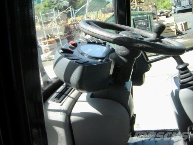 CAT 908 M لوادر بعجل