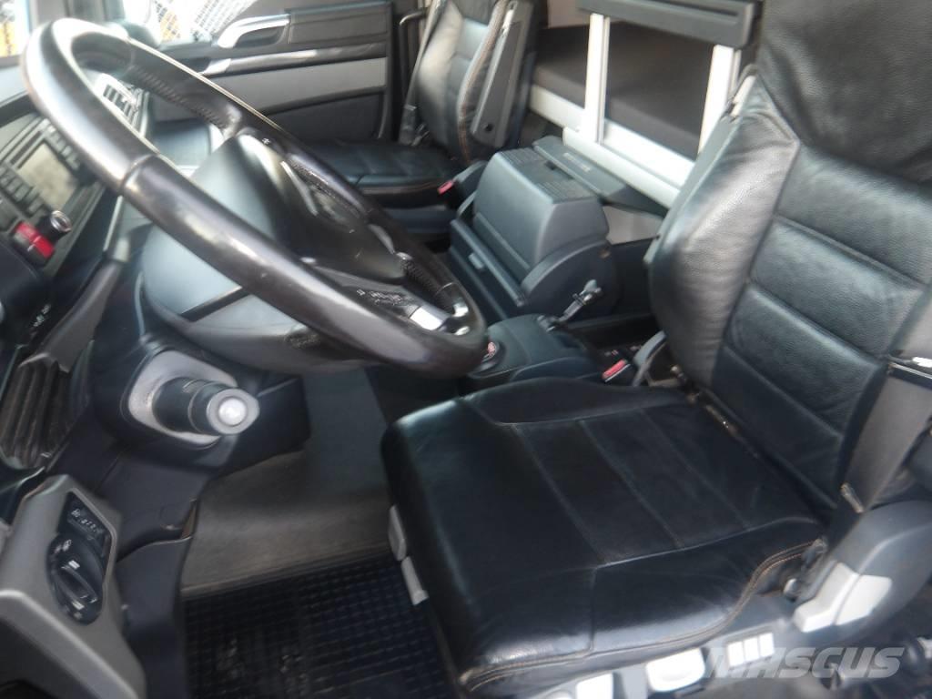 MAN TGX 35.560 8x4 شاحنات المزارع / الحبوب