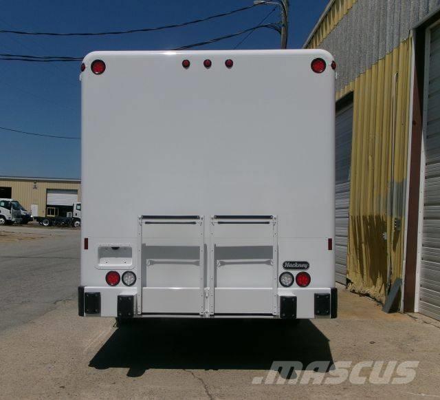 Freightliner M2 شاحنات نقل المشروبات