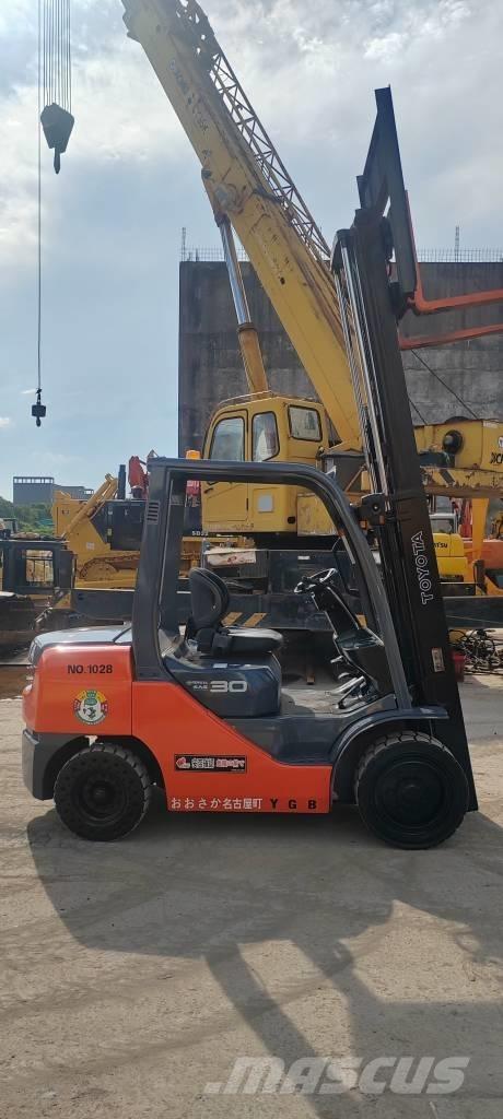 Toyota FD 30 شاحنات الديزل