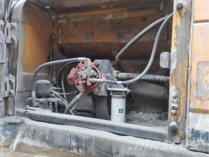 Hyundai Robex 300 LC حفارات زحافة