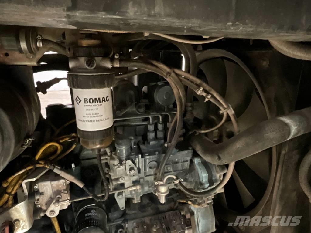 Bomag BW 174 A P AM مداحل ثنائية الاسطوانة